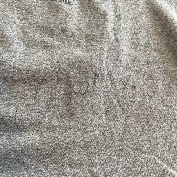 Vintage Chris Isaak Signed Autographed Tee Shirt Gray Medium Baby Did Bad Thing - Picture 10 of 13